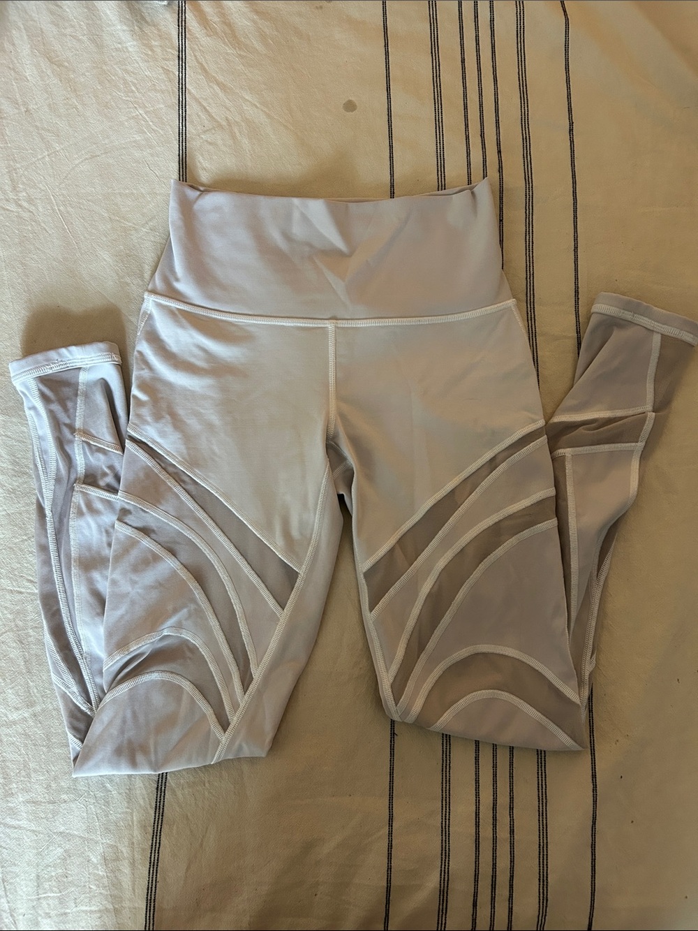 Lululemon High Waisted Legging with mesh cut-outs